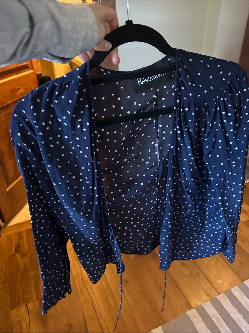Réalisation Par Navy Star Print Tie-Front Blouse